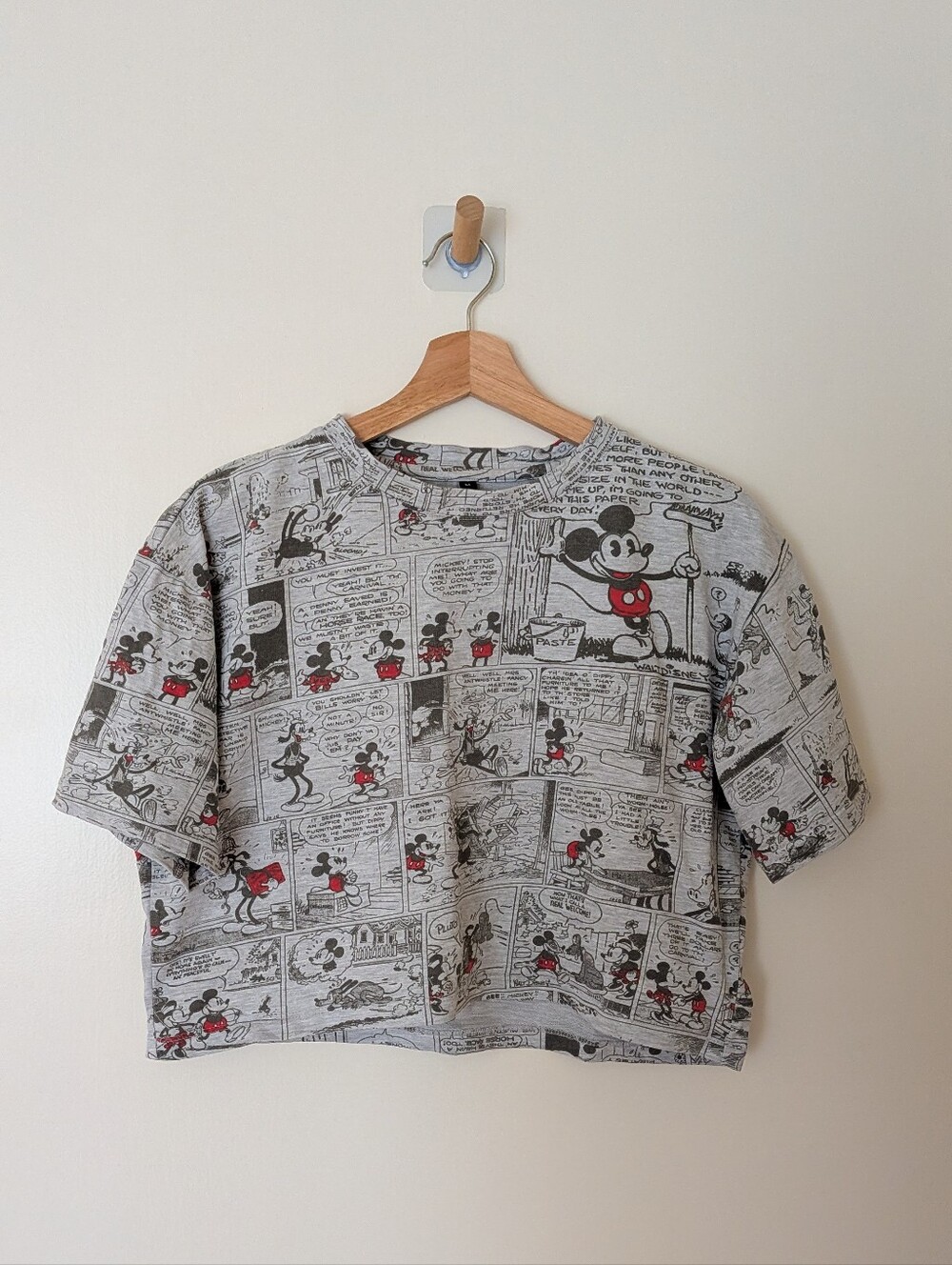 Disney Mickey Mouse Comic-Print Cropped Tee - Gray